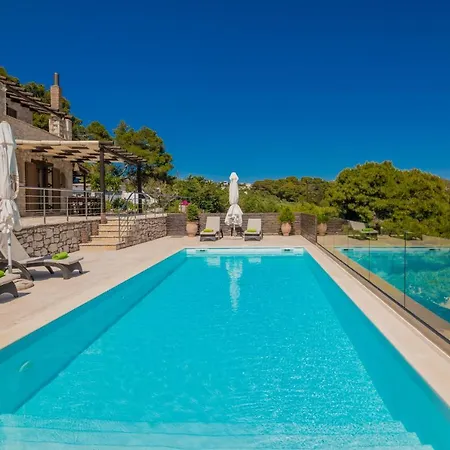 Navagio Hotel *